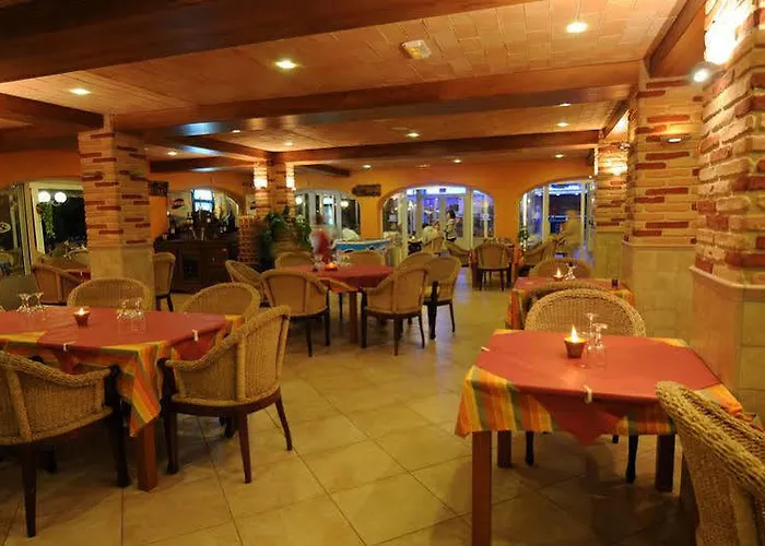 Hotel Maribel Villas Cala Blanca (Menorca)