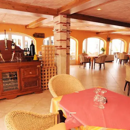 Maribel Villas 5* Cala Blanca (Menorca)